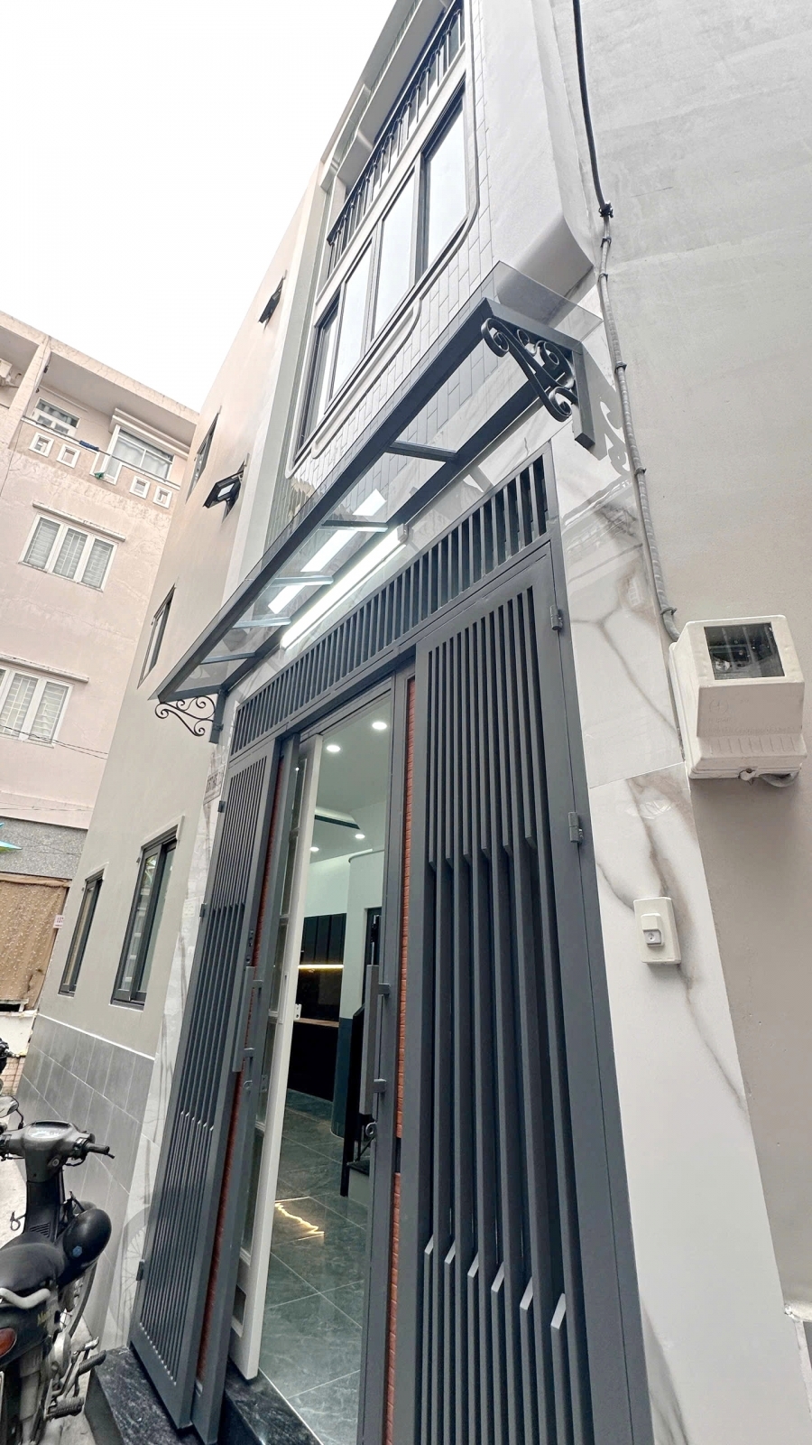 2 lầu ST/4PN Dương Bá Trạc P.Hưng Phú (P1Q8)