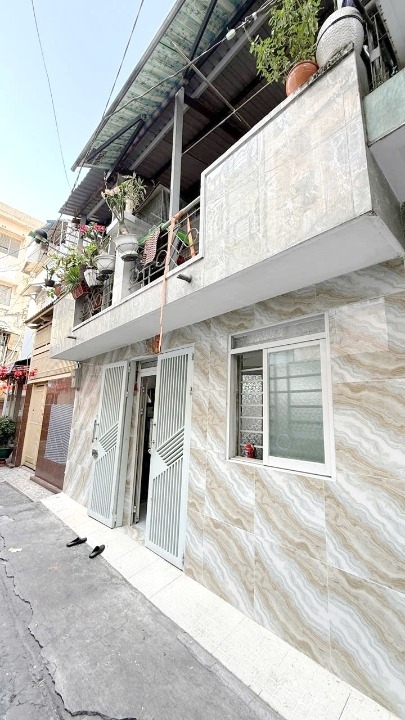 5.68 tỷ Nhà hẻm / Dương Bá Trạc P1Q8 (P.Chánh Hưng)