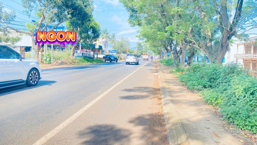 5 sào, ôm 42m mặt tiền quốc lộ 20, gần ngay trung tâm đức trọng, lâm đồng