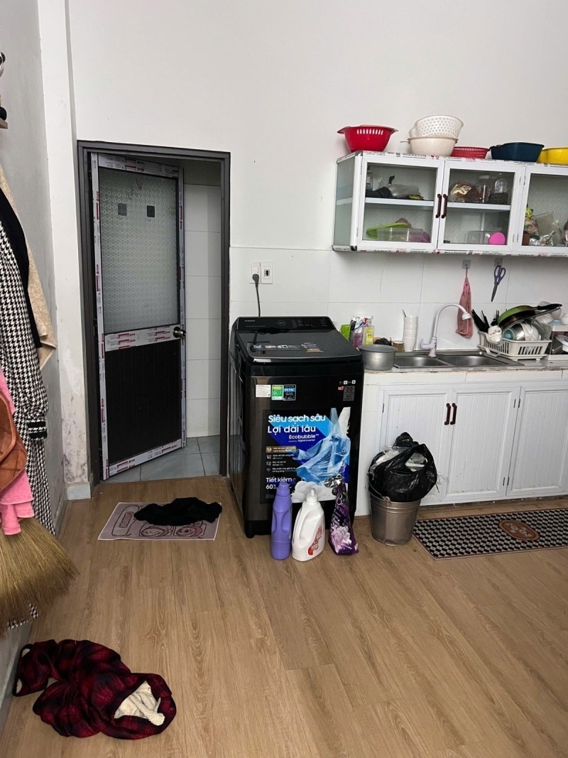 ♣ 60m ra MT Hà Huy Tập 66m2 ngang 4.2m vuông C4 sạch sẽ sân rộng 3.1 tỷ