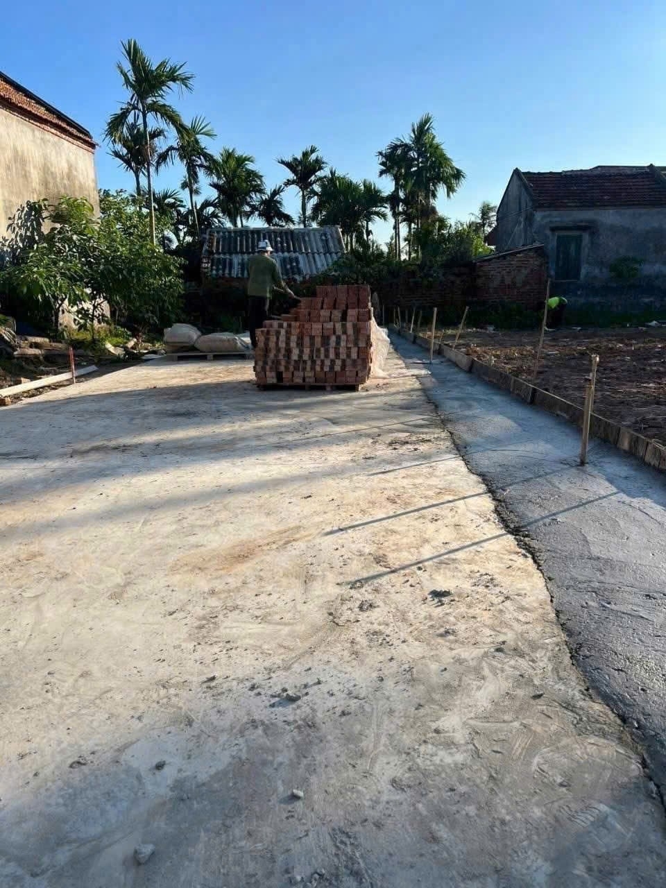 70.2m² Kính Trực – Tân Phong Giá 7xx triệu – Lô 3 mặt thoáng ngõ ô tô ZALO 0567 222 555