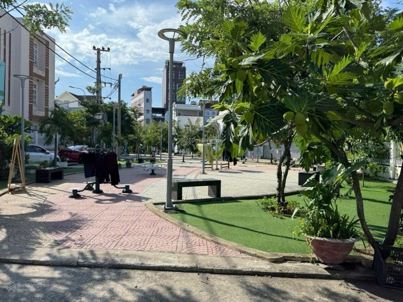 Bán 2 lô liền kiệt 5m đường hồ xuân hươngdt 200m2 ngang 8.4m đối diện công viên