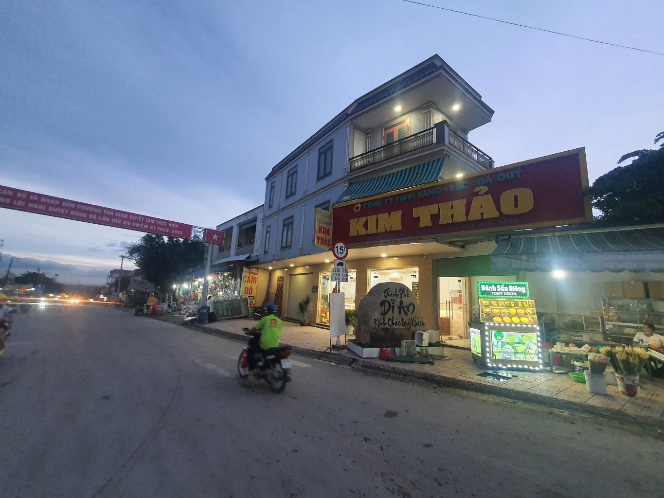 Bán 2768m2 đất thổ cư Nguyễn Thị Tươi Dĩ An 57 tỷ sổ đỏ