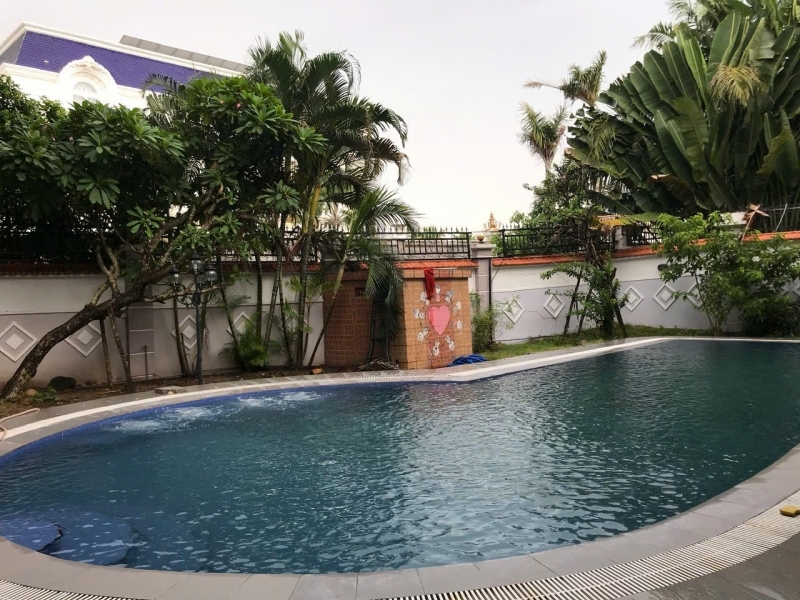 BÁN BIỆT THỰ KHU KIM SƠN NGUYỄN VĂN HƯỞNG – 20x32M – TRỆT + 2 LẦU + ÁP MÁI + HỒ BƠI – 187 TỶ