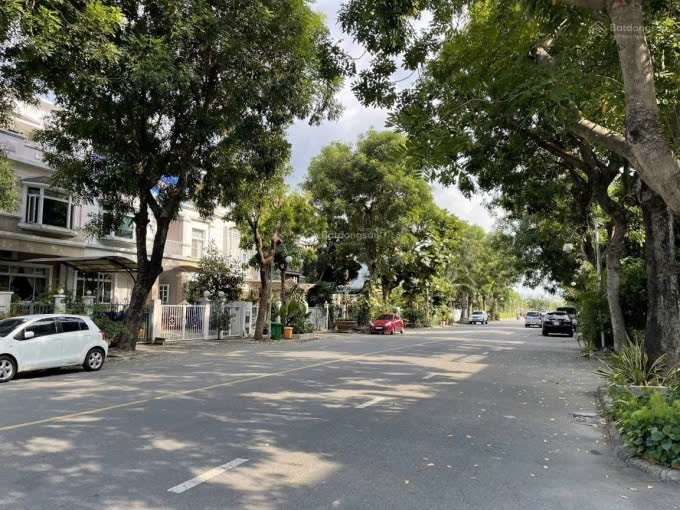 BÁN BIỆT THỰ MẶT TIỀN ĐÔ ĐỐC TUYẾT – 11.5x18m NỞ HẬU (CN 211.5m²) – 3 TẦNG – GIÁ 80 TỶ