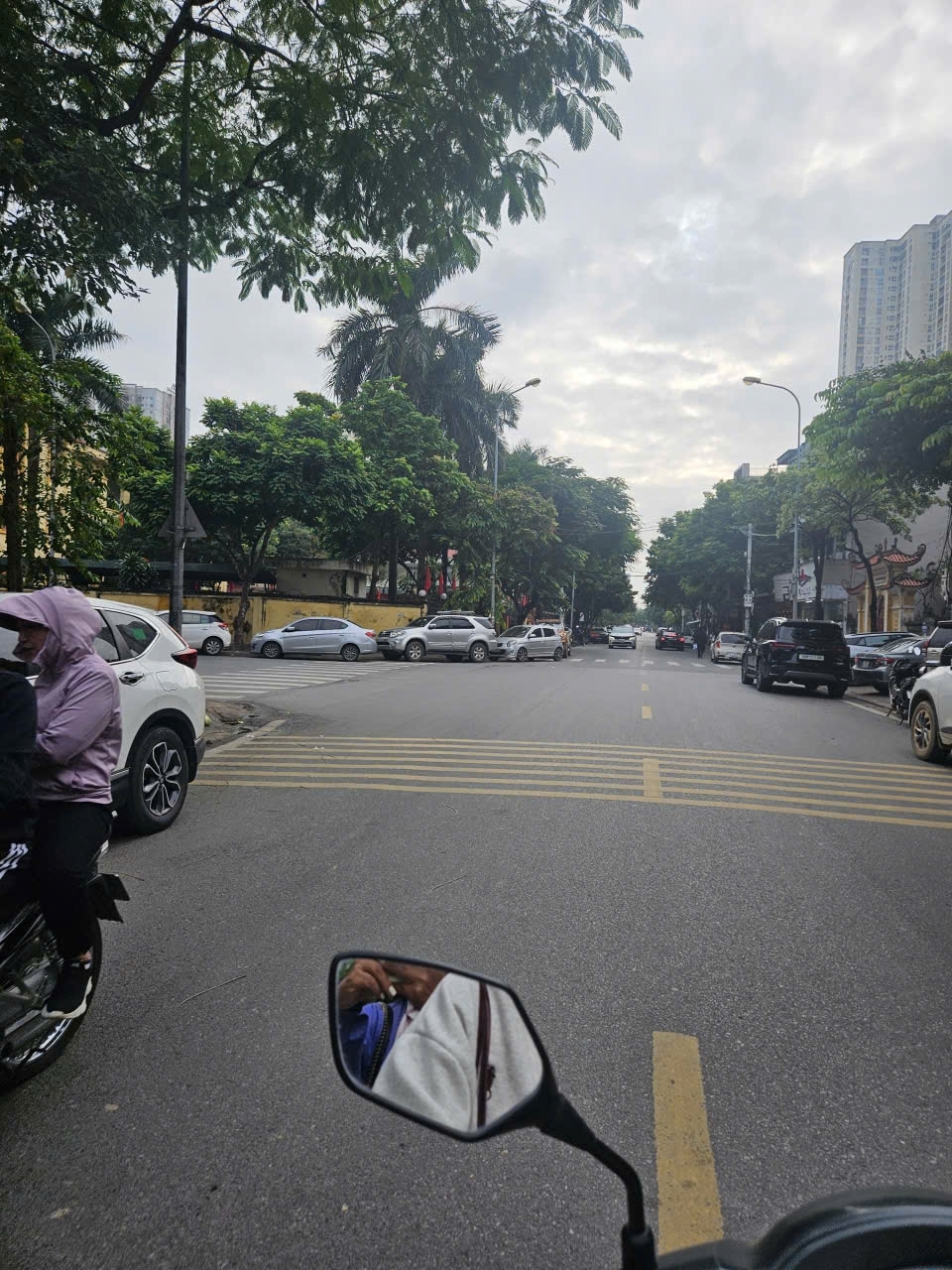 Bán Biệt thự ô góc Liền kề Khu Đô thị văn Phú vỉa hè kinh doanh chân chung cư 226 m 4 tầng mt 15m