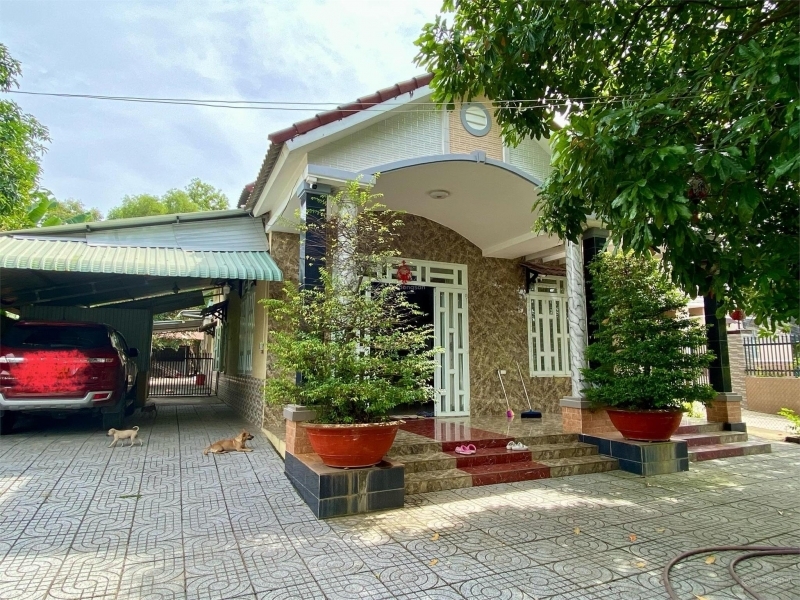 Bán biệt thự vườn mặt tiền đường Lê Đức Thọ - Trung tâm TP. Phú Mỹ nay là phường Tân Thành TP HCM