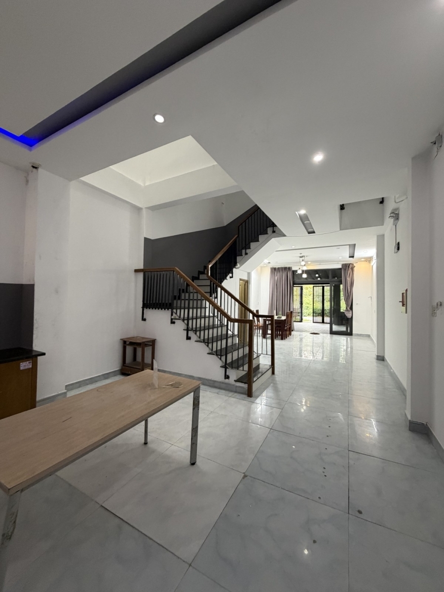 Bán căn hộ 5 tầng Trần Xuân Hòa 125m2 gần biển Sơn Thủy giá 115 tỷ