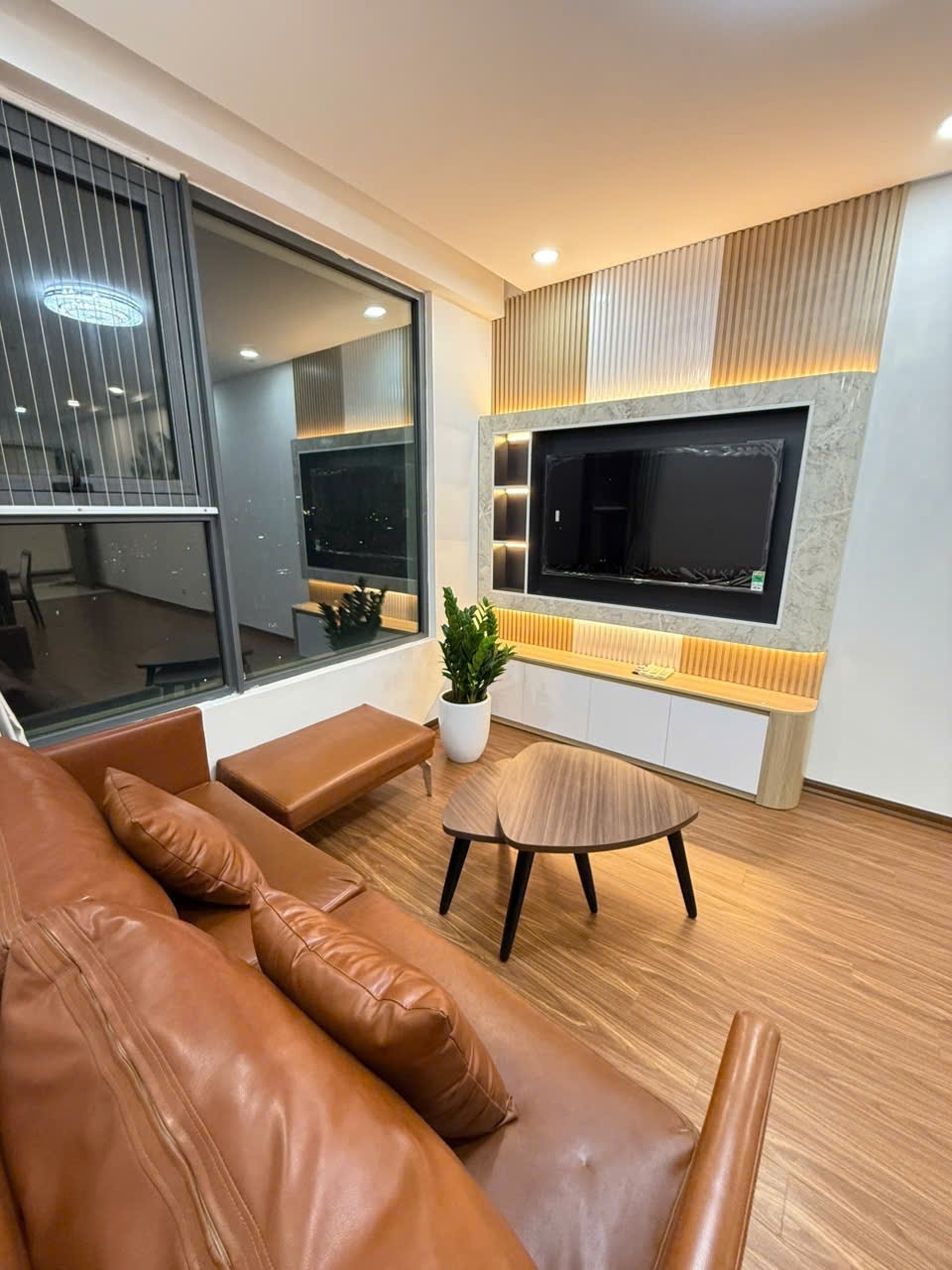Bán căn hộ chung cư tòa Eco Green Nguyễn Xiển Thanh Xuân 68m2 2 ngủ 4.x tỷ