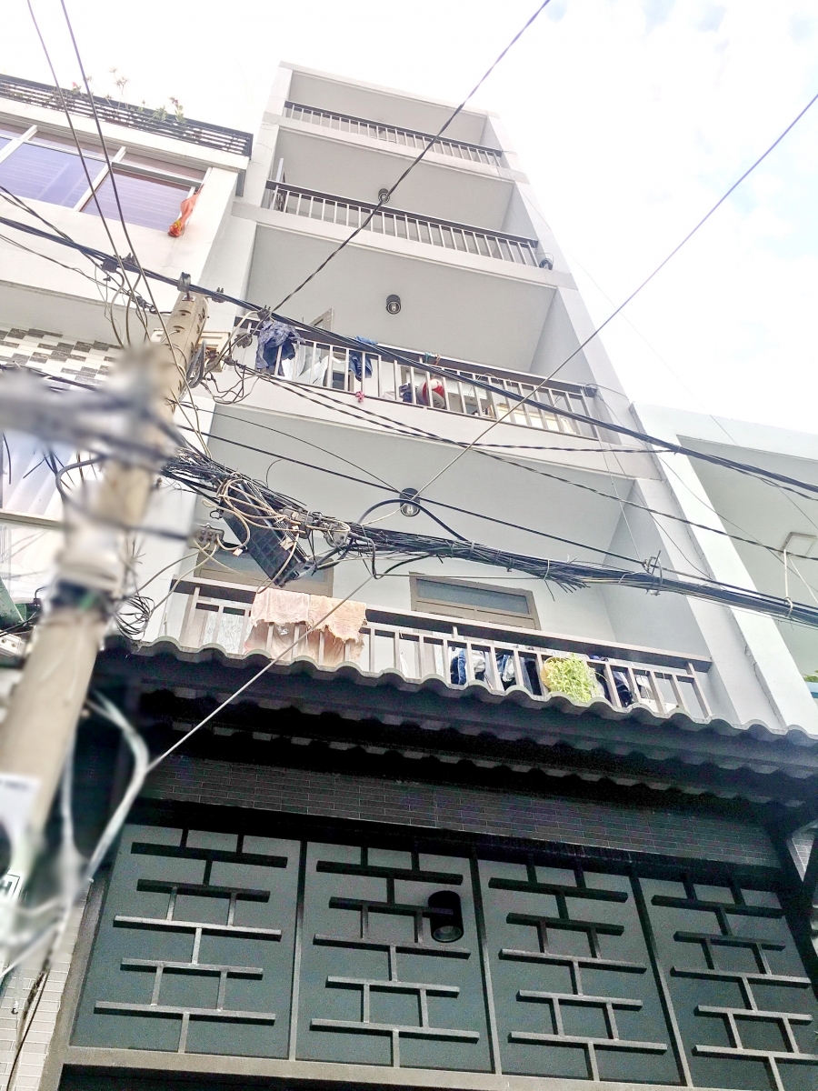Bán CHDV 5 tầng (16 phòng) cách MT 2 căn hẻm xe hơi Phường 3 Quận 8