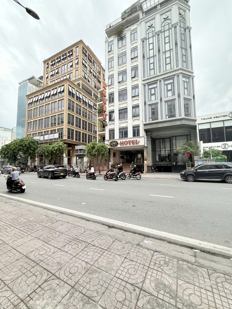 Bán CHDV MT Đường Bạch ĐằngTân BìnhDòng tiền 100tr/thangDT59x135m7Tầng.