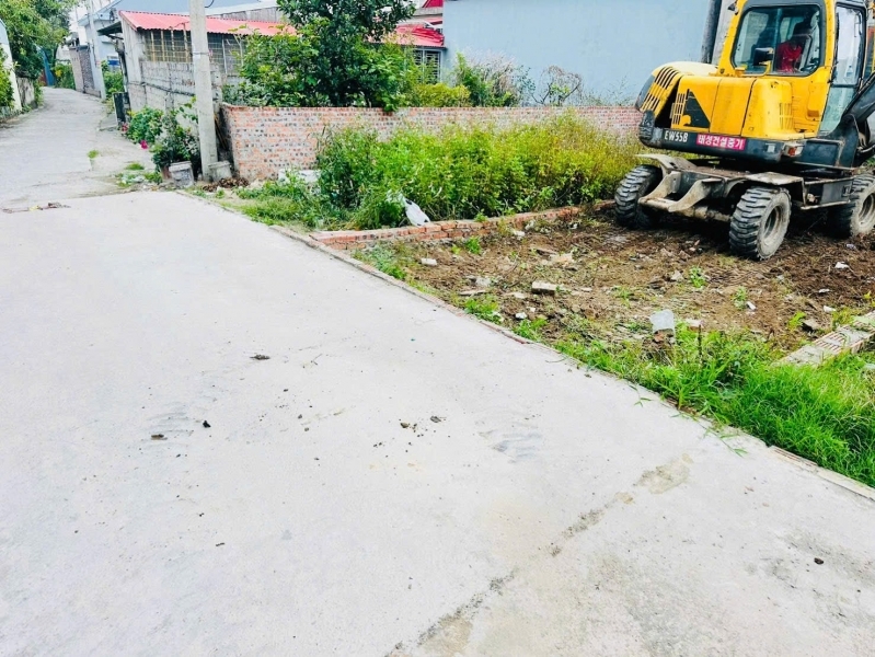 BÁN ĐẤT CHỢ HƯƠNG – HƯNG ĐẠO – TUYẾN 2 Ô TÔ – GIÁ 1.5XX TỶ HÀNG HIẾM KHU CHỢ ZALO 0567 222 555