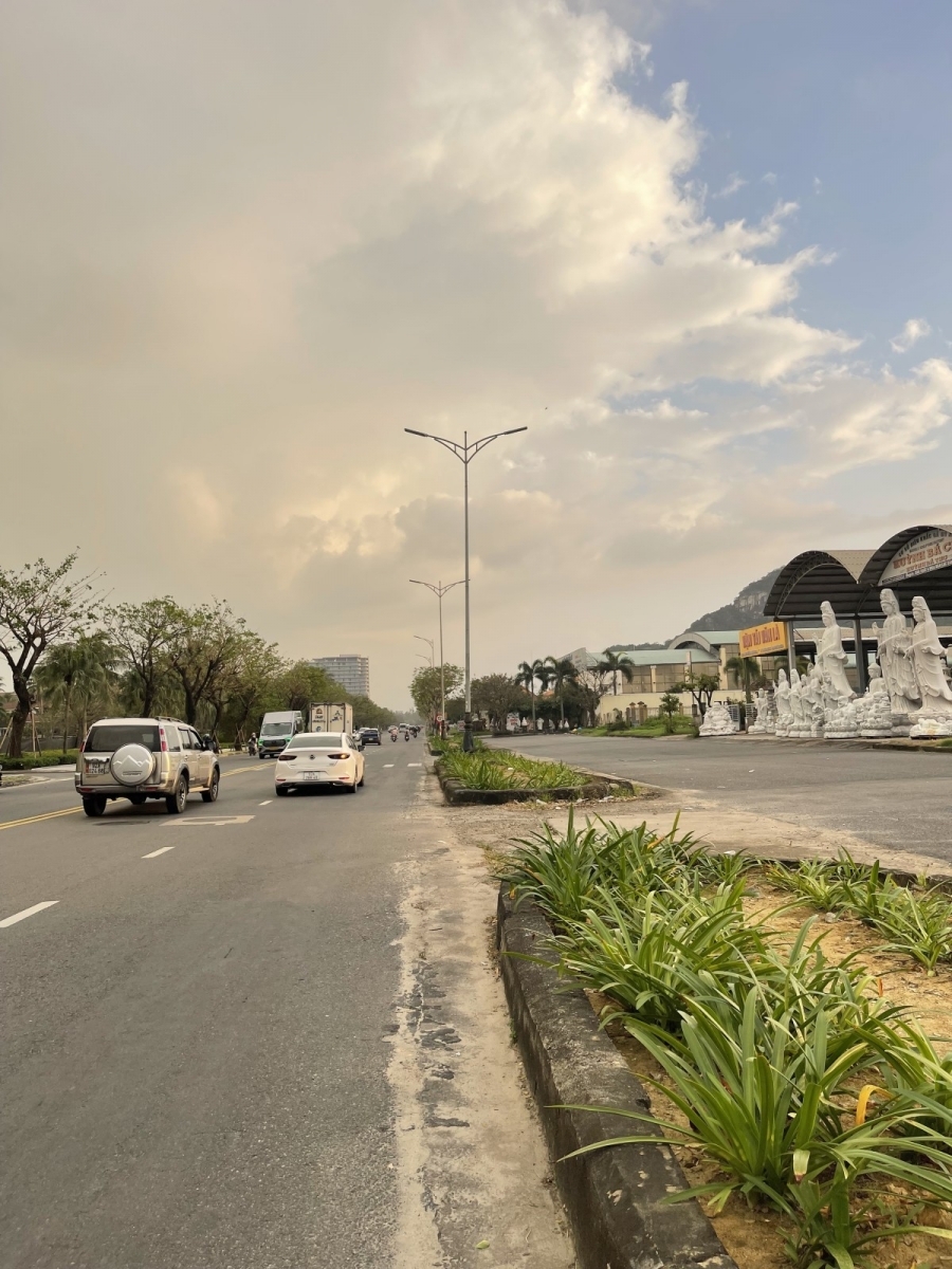 Bán đất góc 3 mặt tiền Trường Sa 2.400m2 gần biển cạnh ĐH FPT đất TMDV giá 1595 tỷ