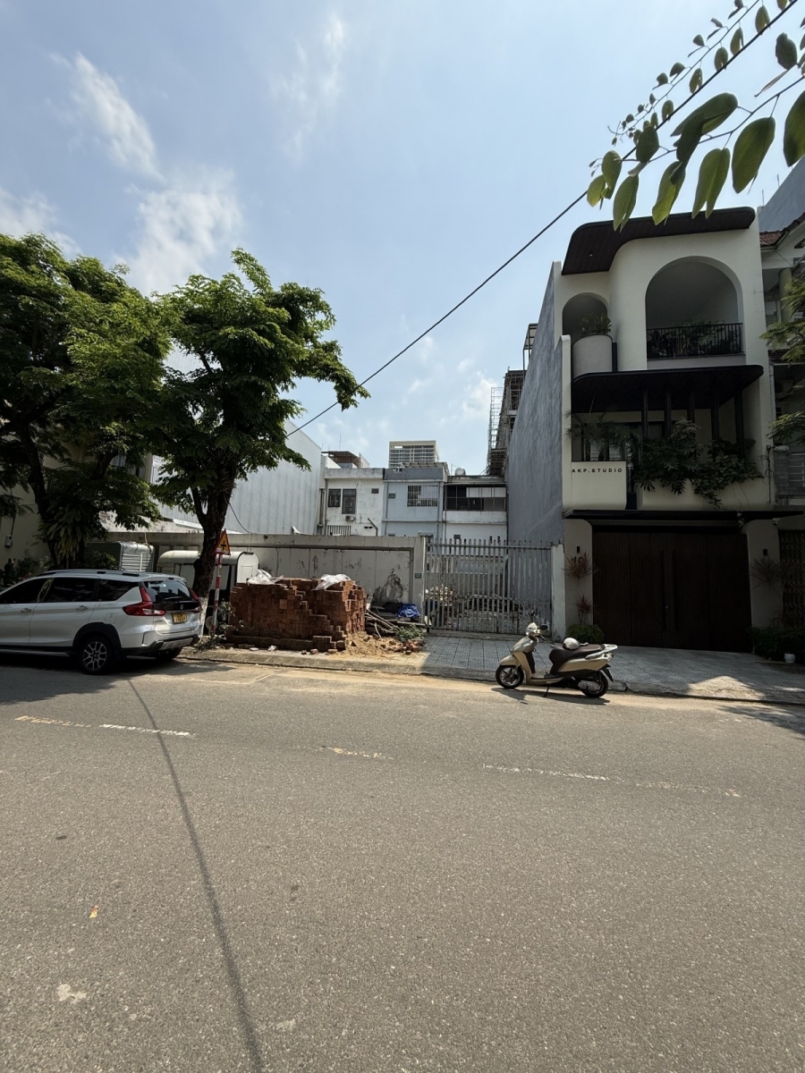 Bán đất Hoàng Bích Sơn Sơn Trà 307.5m2 ngang 15m giá 60 tỷ vị trí đẹp