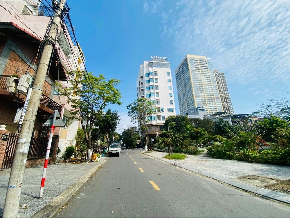 BÁN ĐẤT MẶT TIỀN LÊ MẠNH TRINH CÁCH BIỂN PHẠM VĂN ĐỒNG CHỈ 100M