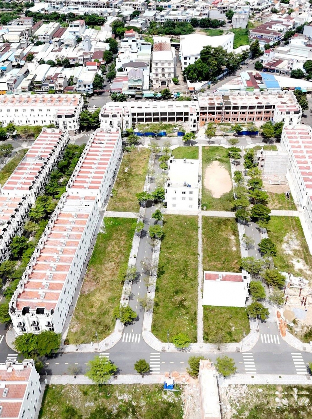 Bán đất ngay chợ Thông Dụng, đường 12m, hạ tầng đẹp, sổ hồng riêng, ngay cạnh công viên