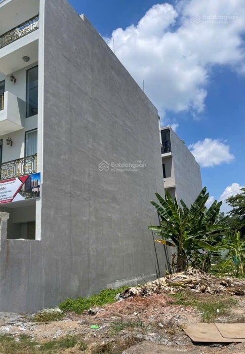 Bán đất ngay khu dân cư Đại Phúc phân lô - đường ô tô 40m- 3 làng đường- 100m2 ngang 5m nhỉnh 7 tỷ.
