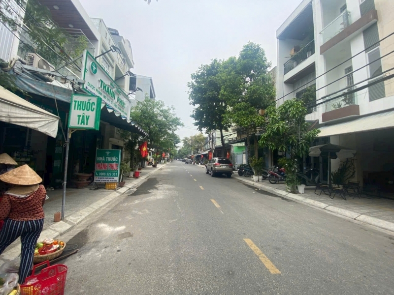 Bán đất Nguyễn Phước Nguyên - gần Hà Huy Tập: Diện tích : 81m2