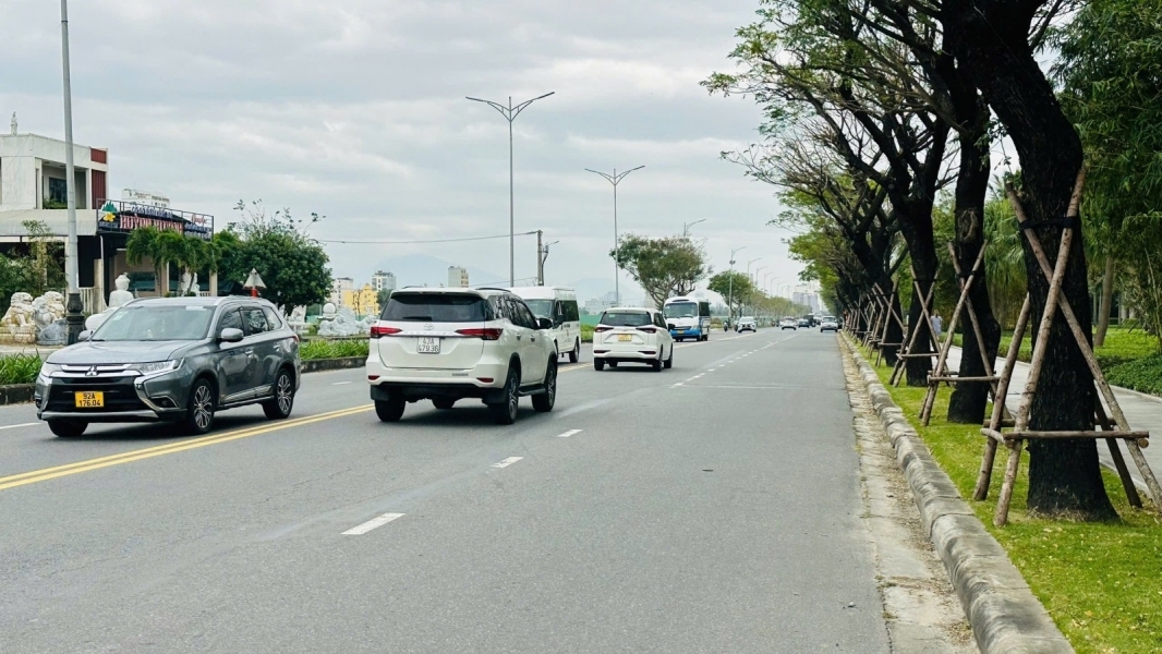 Bán đất Phạm Hữu Nhật sát biển 97m² đường 15m vỉa hè 9m giá 87 tỷ