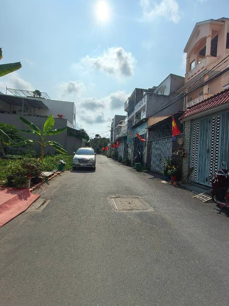 Bán đất phân lô hẻm 8M 53m2 xây 4-5 tầng Phước Long B Quận 9 Chỉ 5 tỷ 800