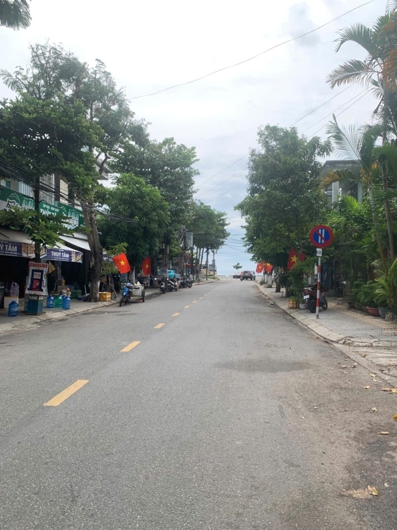 Bán đất tặng nhà 2 tầng mặt tiền 7.5m gần biển Mỹ Khê hạ chào 900tr chỉ còn 10.6 tỷ