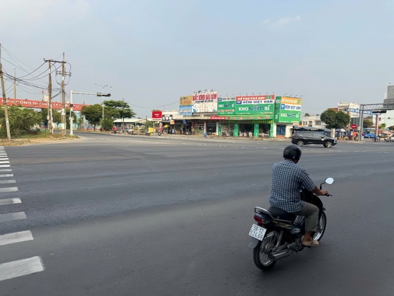 Bán đất tặng nhà mặt tiền Tỉnh Lộ 15 sát TTTM Centre Mall Củ Chi 95m2 chỉ 5 tỷ