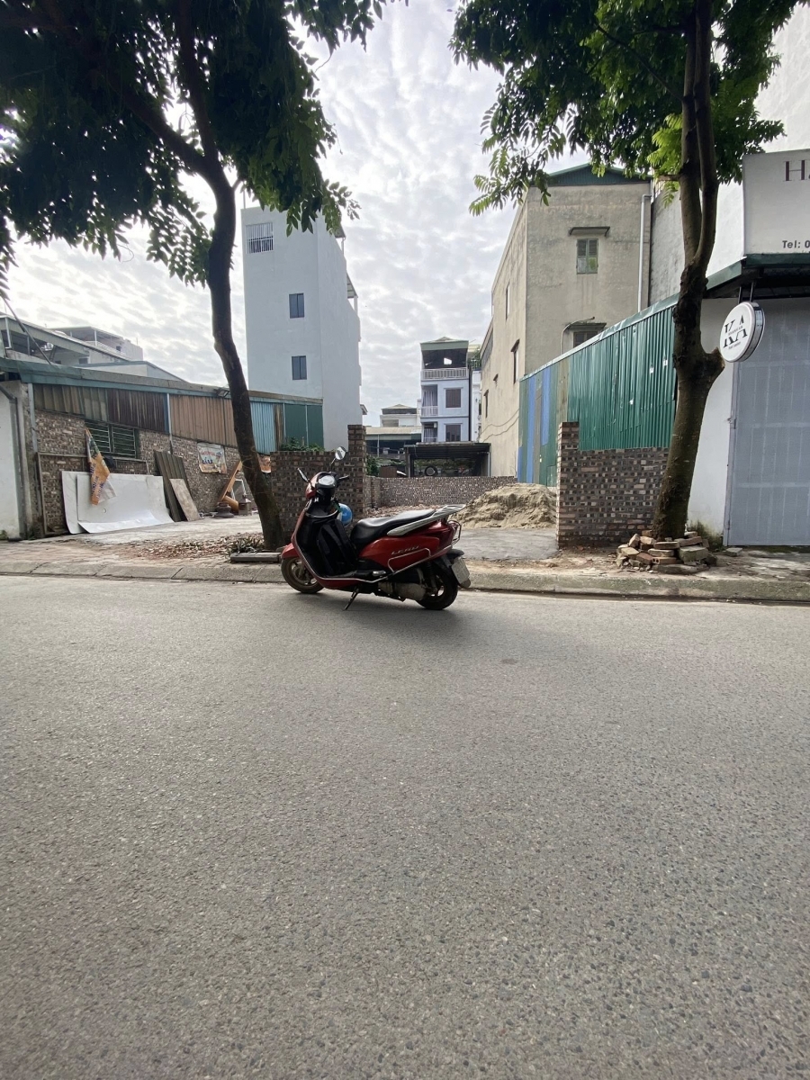 Bán đất Thượng Thanh cạnh Him Lam. 54m x 5m vuông đẹp oto tránh thông. LH 0936123469