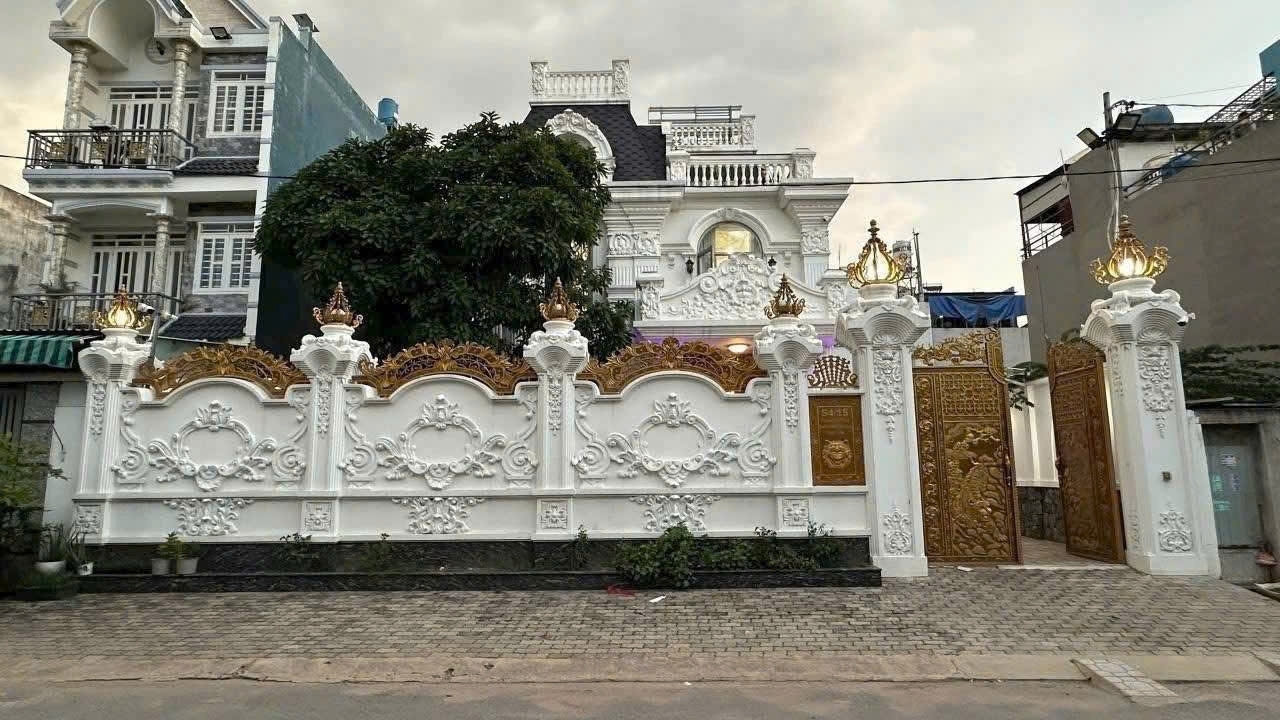 BÁN DINH THỰ VIP (15x20) – MẶT TIỀN PHẠM VĂN SÁNG BÀ ĐIỂM HÓC MÔN