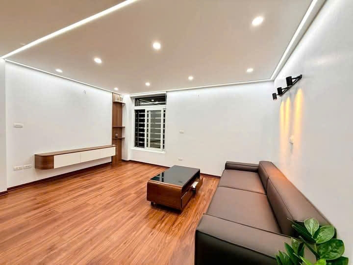 Bán dòng tiền 54m giá 9 tỷ 9 phòng cho thuê ô tô tại Hoàng Đạo Thành Thanh Xuân