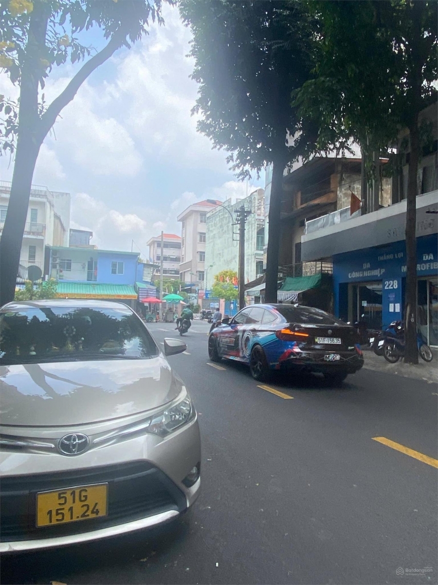 BÁN GẤP GẤP- Mặt Tiền Dương Tử Giang Quận 5_6 Tầng có thang máy 15PN Chỉ  215 Tỷ