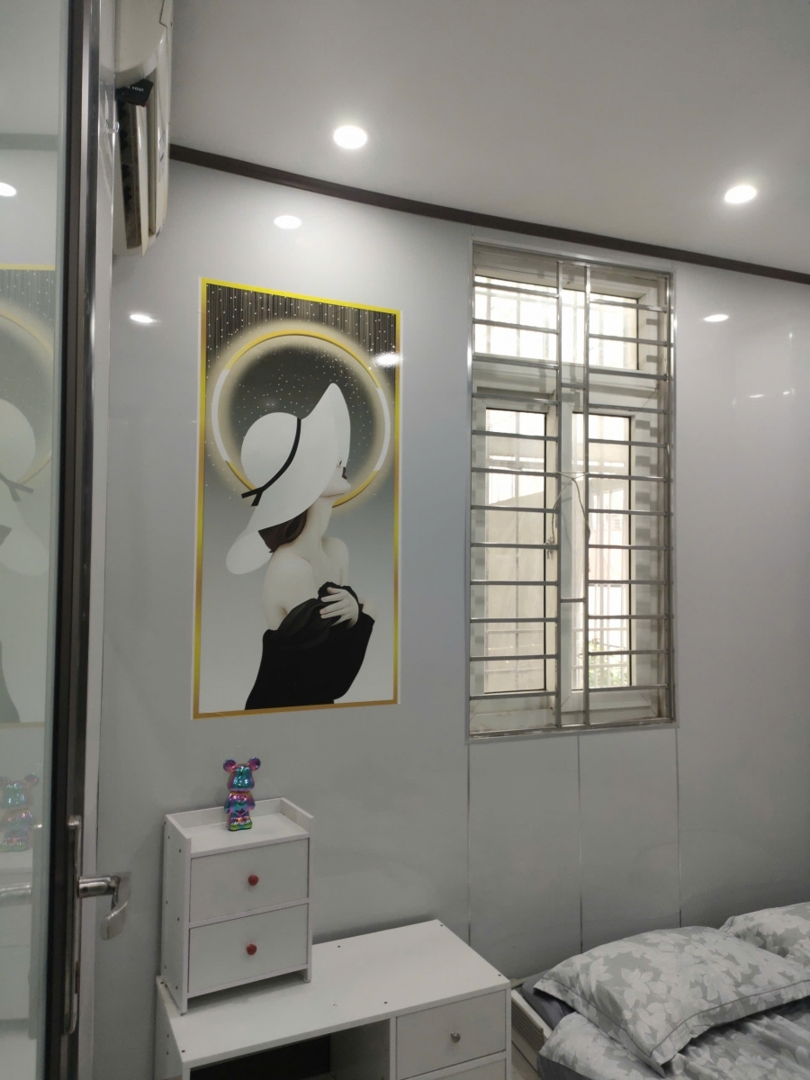 Bán gấp giá rẻ căn hộ khép kín Văn Hương 55m tầng 6 mặt tiền 5.5m 2.43 tỷ Đống Đa.