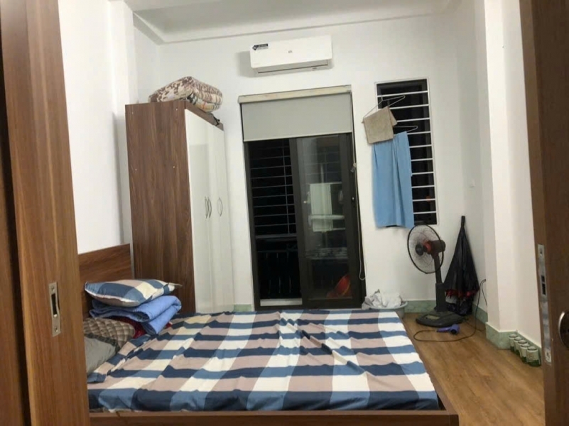 Bán gấp giá rẻ căn hộ Phạm Ngọc Thạch 48m tầng 4 mặt tiền 4m 2.45 tỷ Đống Đa.