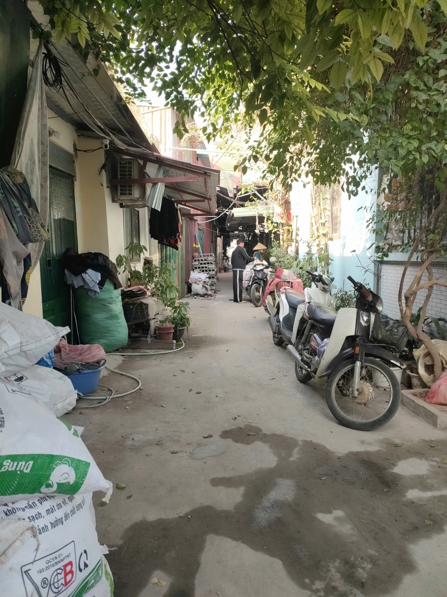 Bán gấp giá rẻ Giải Phóng 31m 1.5 tầng mặt tiền 4.5m 700 triệu Hoàng Mai.                          