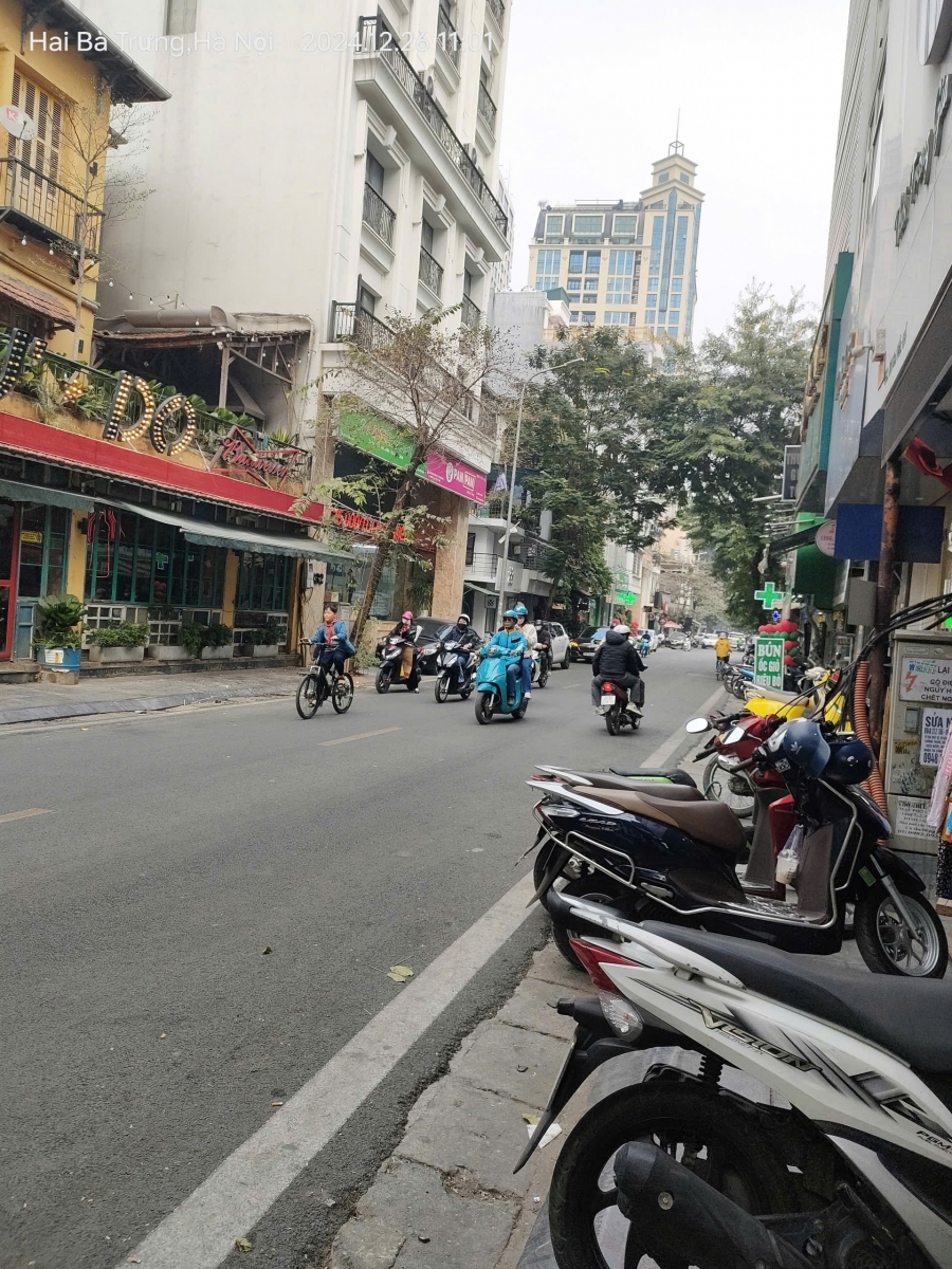 Bán gấp giá rẻ mặt phố Hai Bà Trưng 22m/33mT2 5 tầng mặt tiền 2.8m 21 tỷ Hoàn Kiếm