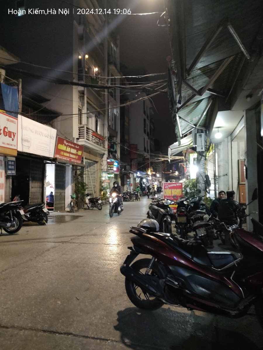 Bán gấp giá rẻ oto kinh doanh Trương Định 33m 4 tầng mặt tiền 3m 10.4 tỷ Hoàng Mai.