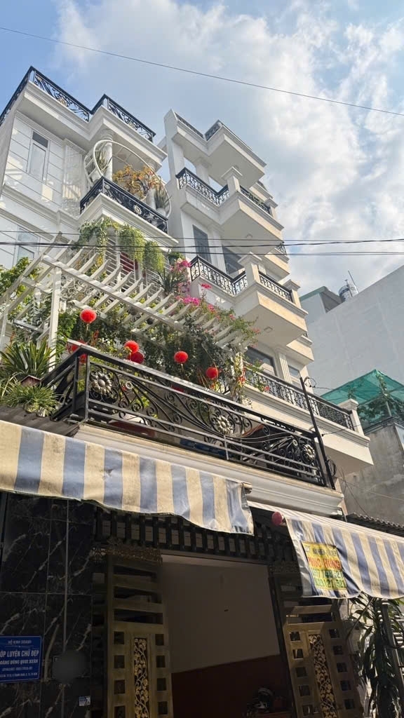 Bán gấp NHÀ 4 TẦNG - DIỆN TÍCH 61M2 - HẺM Ô TÔ- Thạnh xuân 22 - Q.12 Giá nhỉnh 6.x tỷ