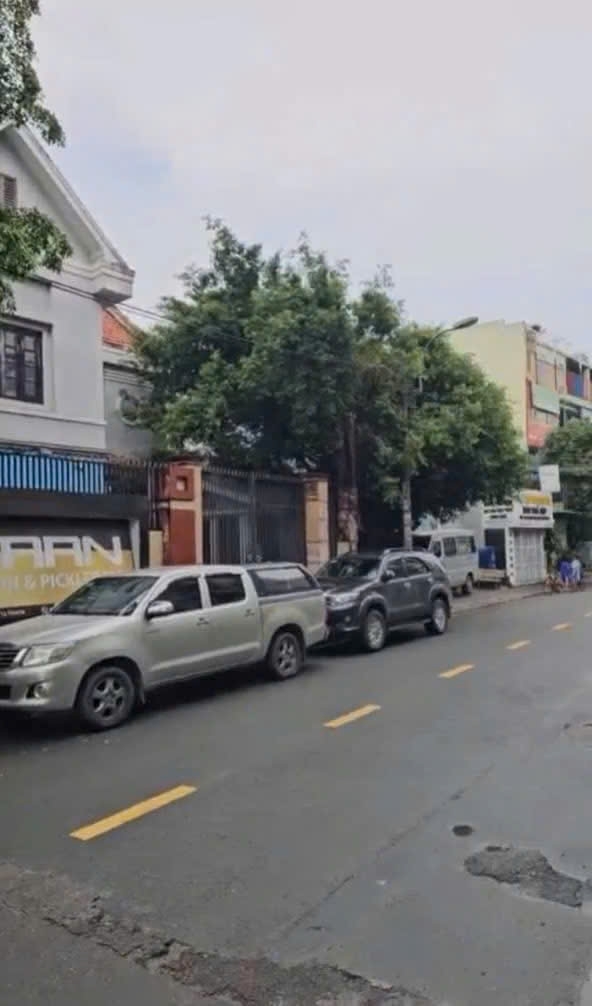 BÁN GẤP NHÀ XƯỞNG + BIỆT THỰ SIÊU ĐẸP – MẶT TIỀN 12M ĐÔNG HƯNG THUẬN Q12