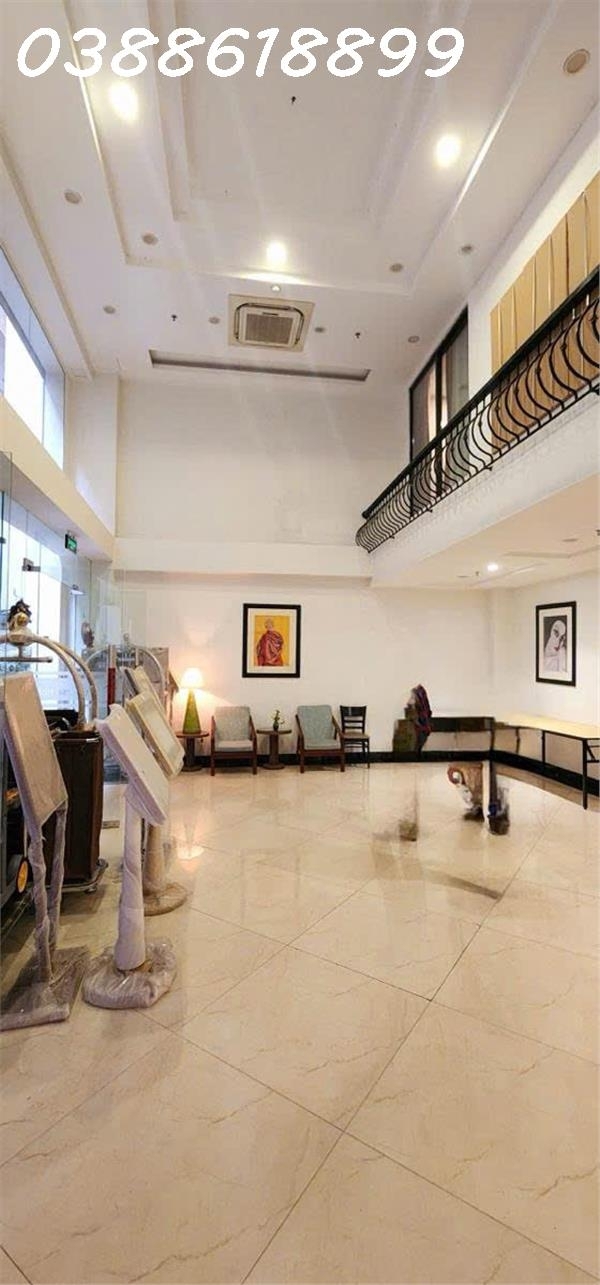 BÁN KHÁCH SẠN KIM MÃ 205Mx9T MT8M - 10M RA PHỐ - DÒNG TIỀN 2TỶ/NĂM