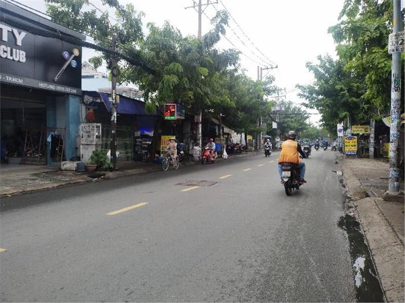 BÁN KHO XƯỞNG 925M² – 4 SỔ RIÊNG – MẶT TIỀN HƯƠNG LỘ 2 – GIÁ 60 TỶ – ĐỐI DIỆN CHUNG CƯ