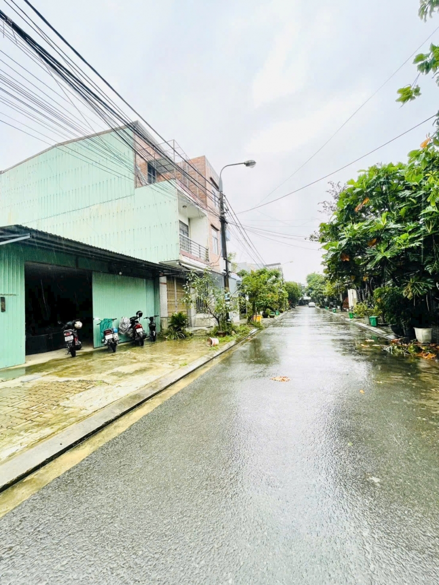 Bán lô đất diện tích khủng! Vị trí siêu đẹp! Ngang đến 7m