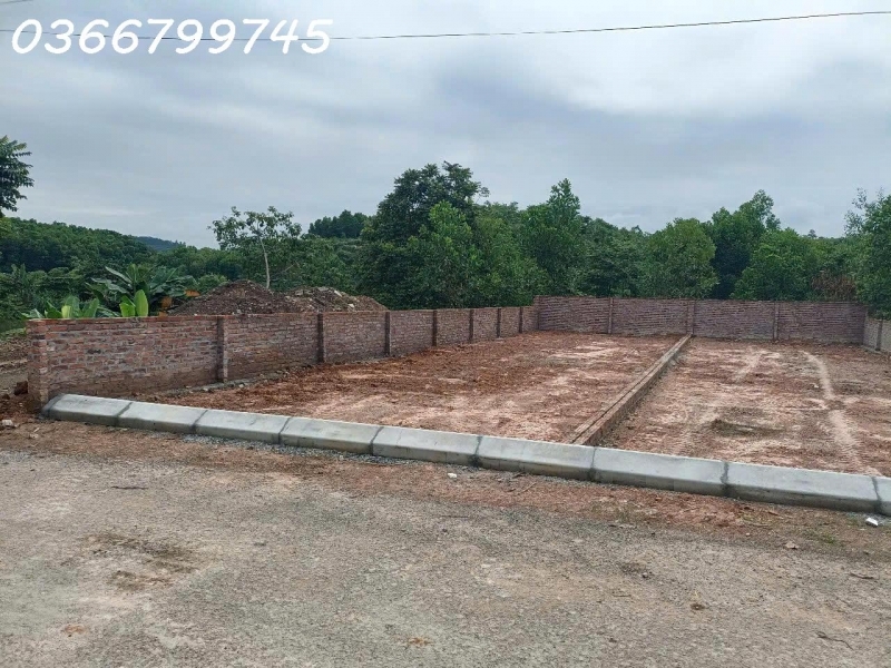 Bán lô đất ở đô thị full thổ cư có diện tích 134m2 mặt tiền 6m giá chỉ 6xx triệu