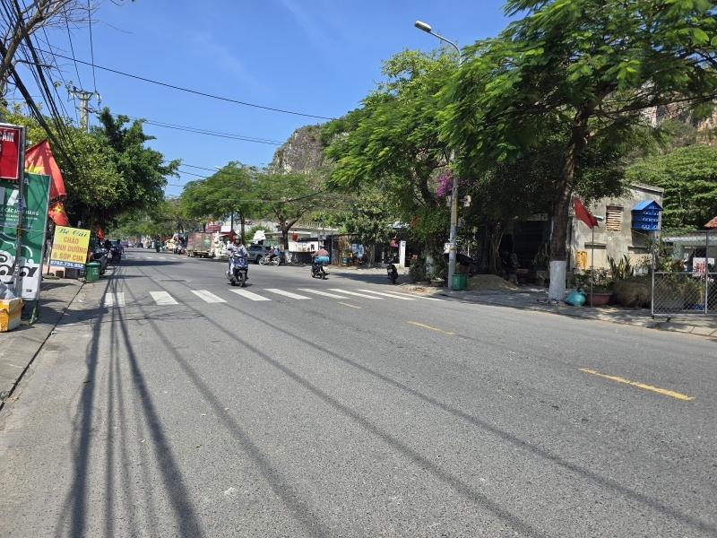 Bán mặt tiền đường Nguyễn Duy Trinh 370m2 – ngang khủng – giá 20.5 tỷ