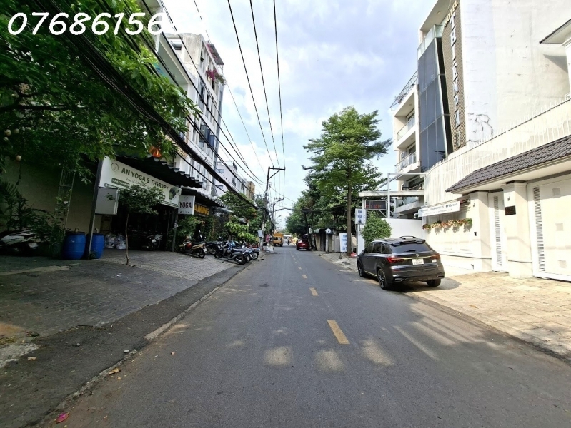 Bán mặt tiền KD gần bên Gigamall Phạm Văn Đồng 2 tầng 90m2 đường 12m sổ hồng giá 13 tỷ TL