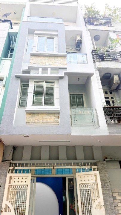 Bán nhà 2 mặt hẻm khu vip Dương Bá Trạc P1Q8 giá 108 tỷ