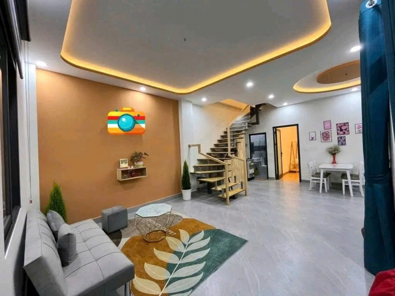 BÁN NHÀ 2 MẶT TIỀN ĐẸP - HẺM Ô TÔ 4M HÙNG VƯƠNG ĐÀ LẠT CHỈ 4.8 TỶ