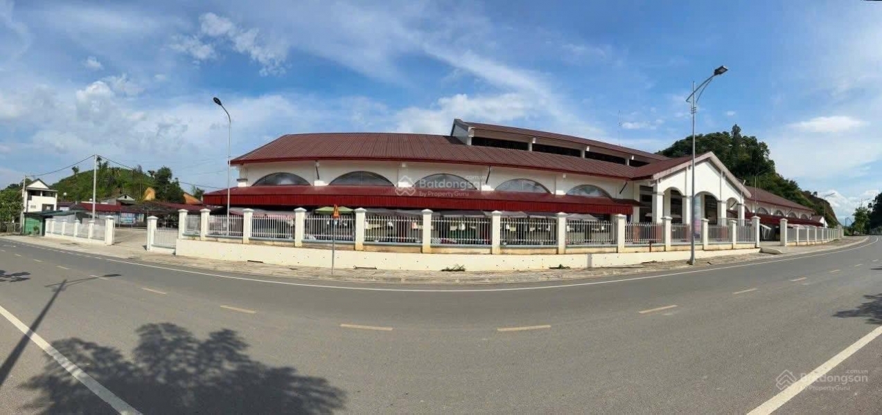 Bán nhà 2 tầng 2 mặt tiền trung tâm tp Lào Cai mới