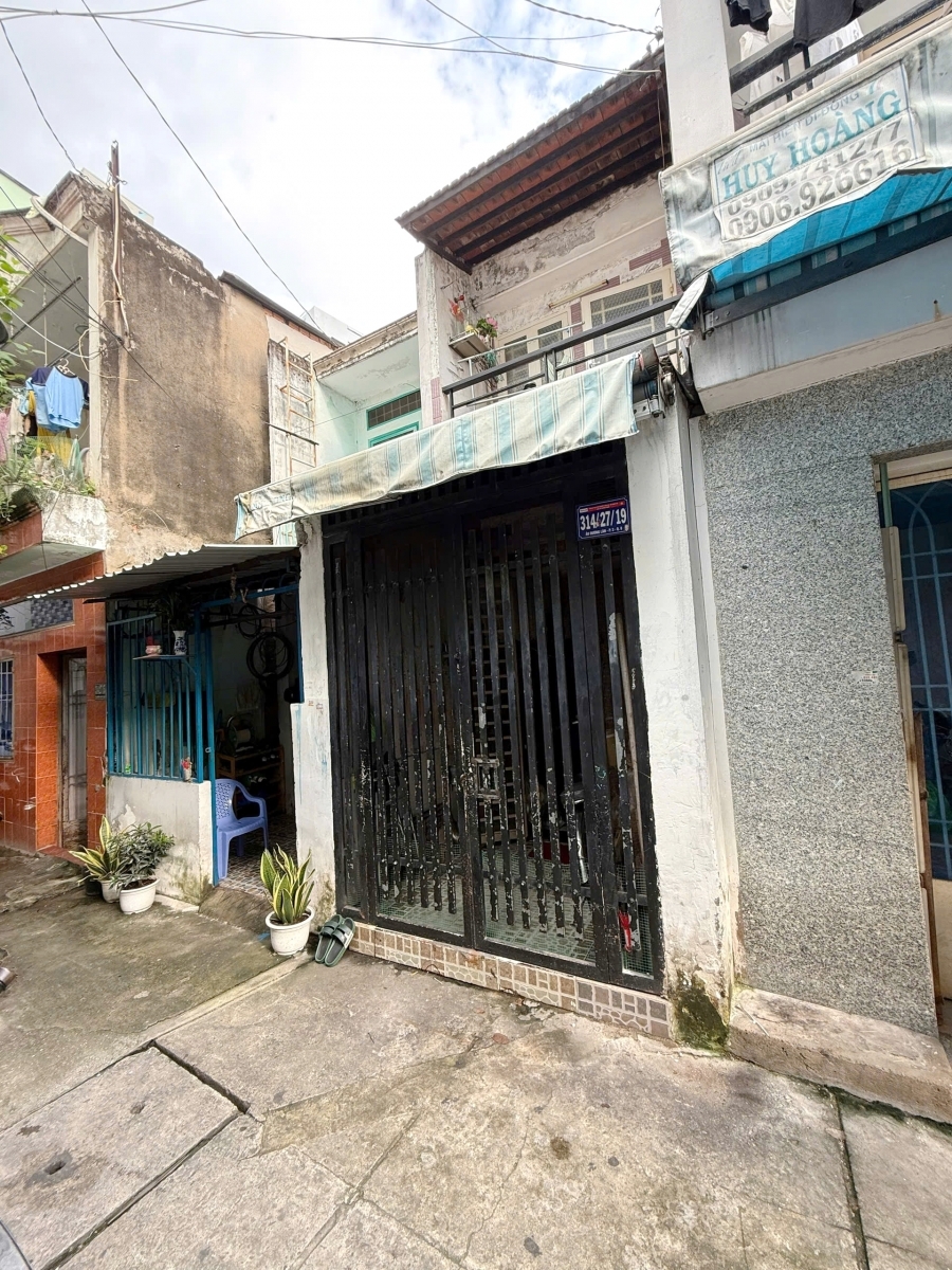 Bán nhà 2 tầng vị trí đẹp hẻm 314 Âu Dương Lân P. Chánh Hưng. Giá 368 tỷ bớt lộc