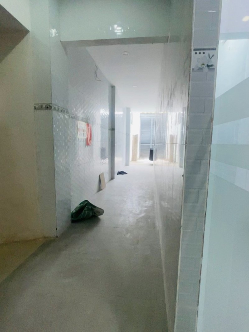 Bán nhà 3 tầng 130m2 ở đường số 6 Phường Linh Trung Thủ Đức TP HCM. Giá 1015 tỷ sổ hồng đầy đủ