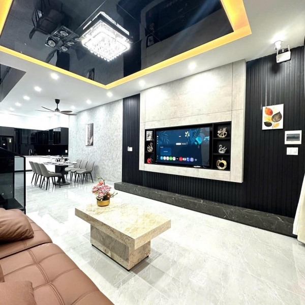 BÁN NHÀ 3 TẦNG 3 MÊ FULL NỘI THẤT MỚI KENG Y HÌNH