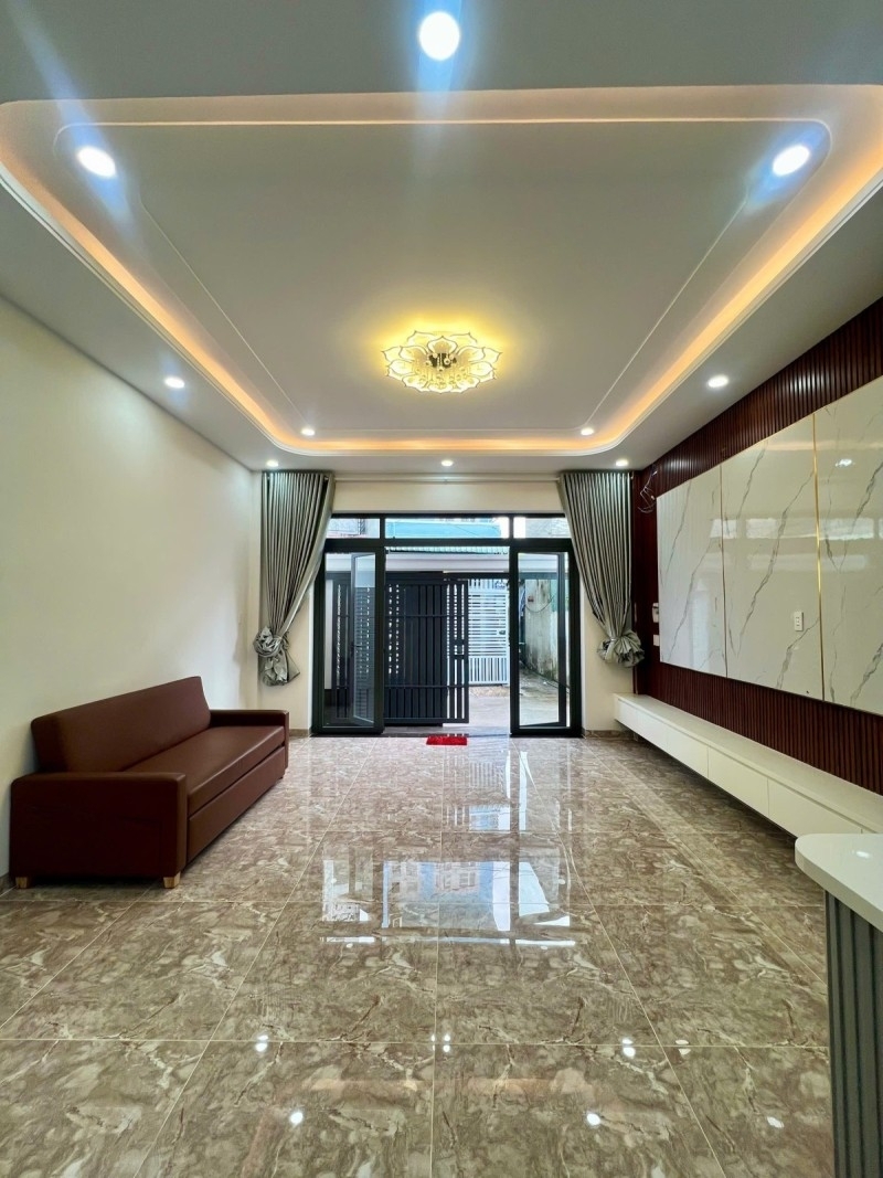 Bán nhà 3 tầng 76m2 đường 160 Tăng Nhơn phú A Q.9 Thủ Đức TP HCM Sổ Hồng. Giá chỉ 67 tỷ. Liên hệ: